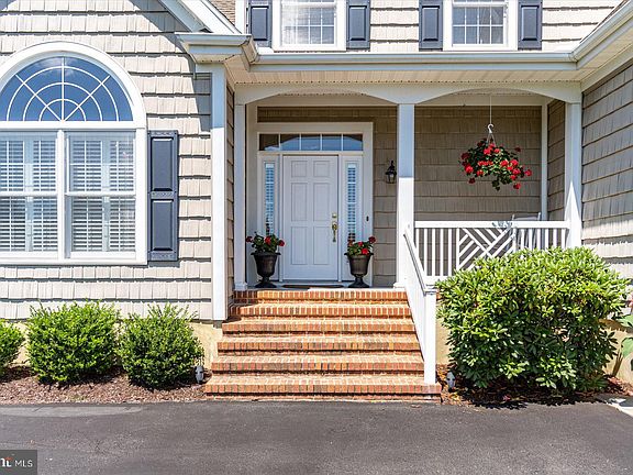 4th image of 10 Wellington Pl