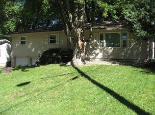 10814 Valley St, Omaha, NE 68144