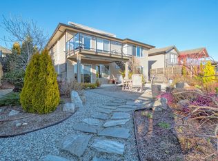 6263 Apollo Rd, Sechelt, BC V7Z0N7
