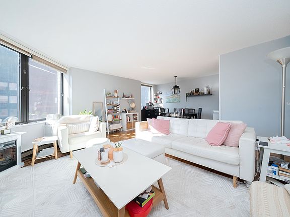 3rd image of 1641 3rd Ave APT 14C