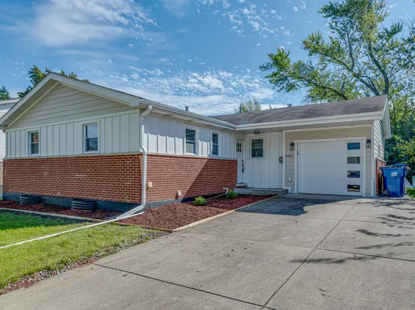 8961 W 91st Pl, Hickory Hills, IL 60457