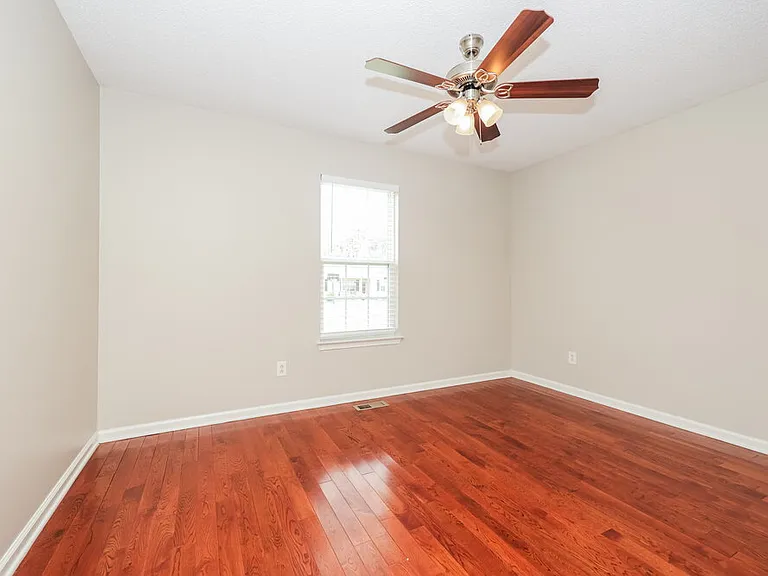 1915 Steaford Ct — Photo 13