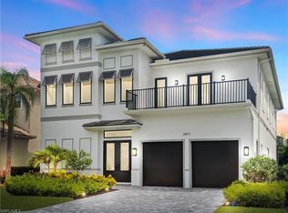 2871 Coco Lakes Dr, Naples, FL 34105