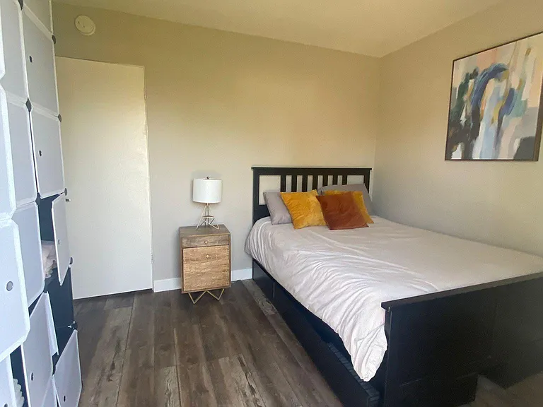 Bedroom with soor to Patio