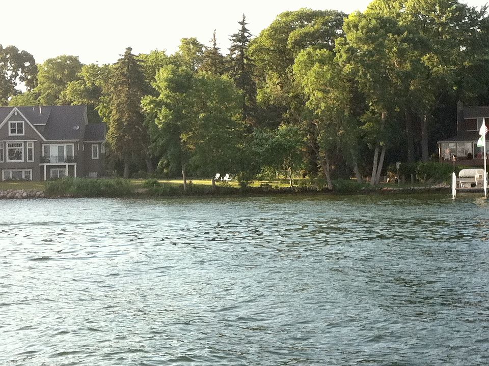 South facing lot on Gideon's