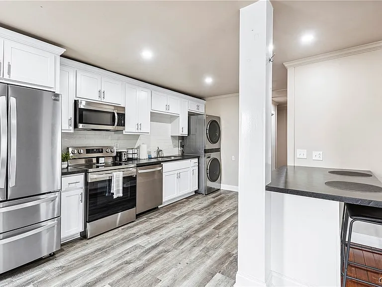40 Lakeview Cir #2 — Photo 7