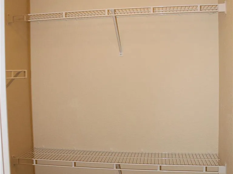 815 Woodside Creek Dr — Photo 16