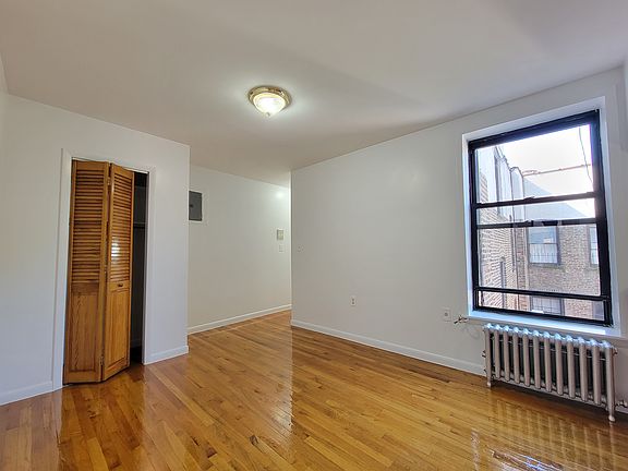 3rd image of 312 W 15th St APT 36