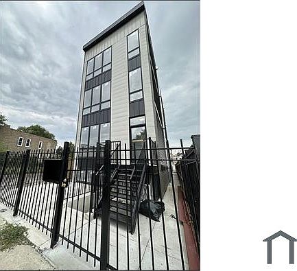 2nd image of 2740 W Jackson Blvd #3