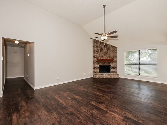 3rd image of 3309 Creekwood Ln