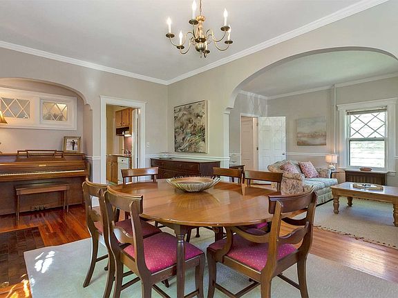 4th image of 14 Lincoln Pl