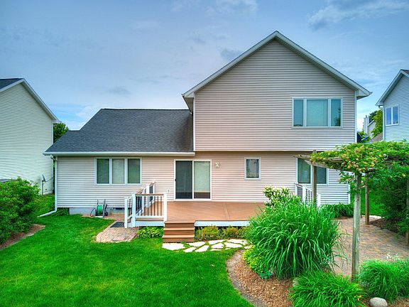 2nd image of 3823 Hyde Ave