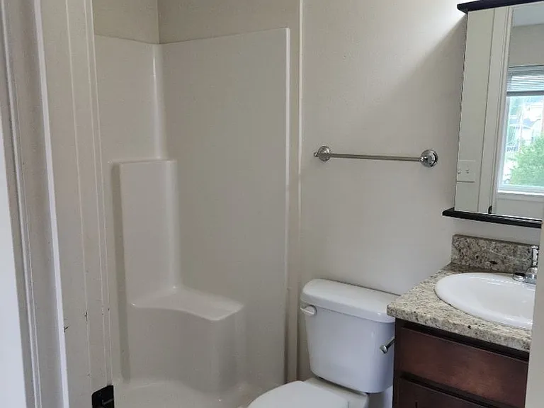 Kendal Court Apartments, 2 Bedroom, 1 Bathroom Apartments for Rent! — Photo 64