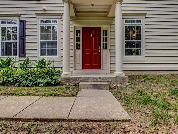 3rd image of 331 Quinton Oaks Cir