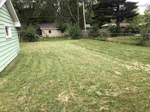3rd image of 7808 Scott Ln
