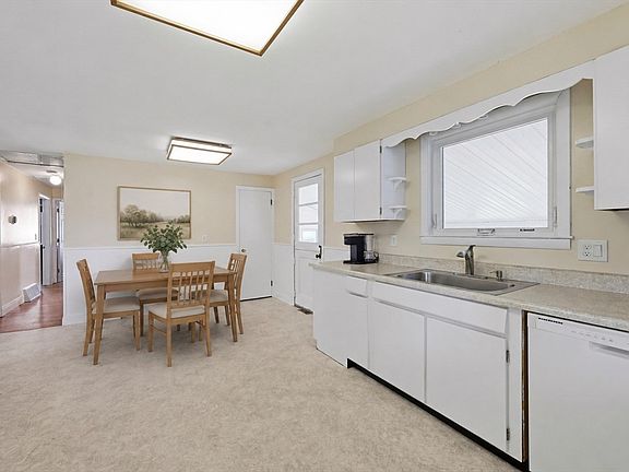 5th image of 134 Bridle Path Cir