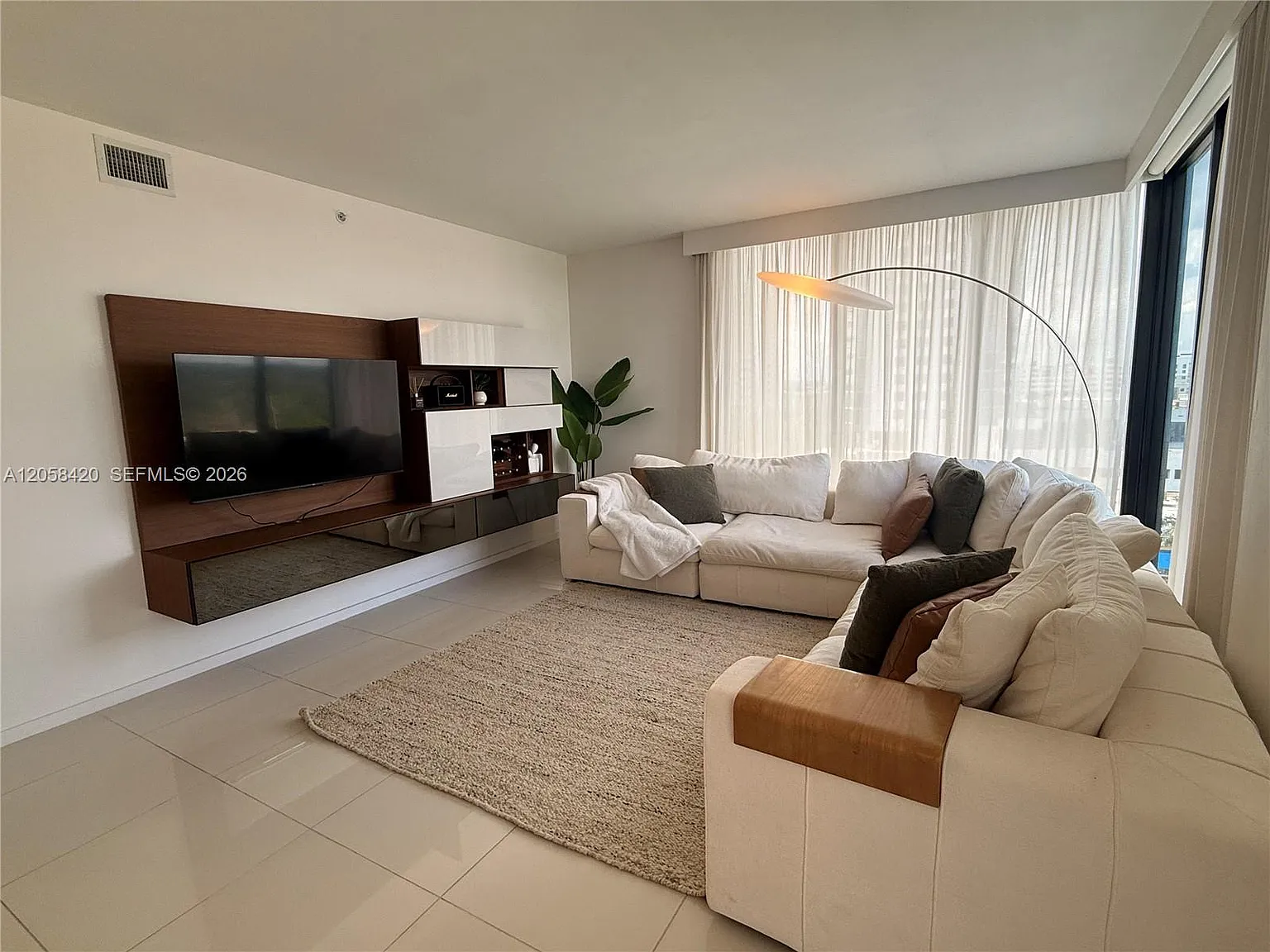 5300 Paseo Condo — Photo 3