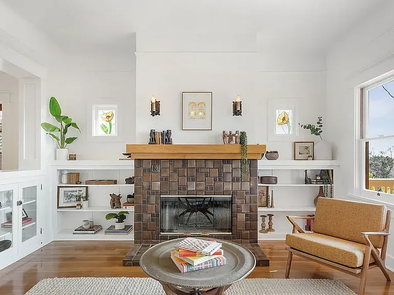 1332 Edgecliffe Dr — Photo 5