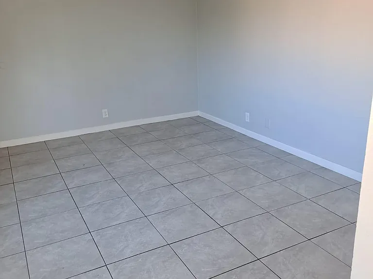 1765 Cedar Ave #10-B — Photo 8