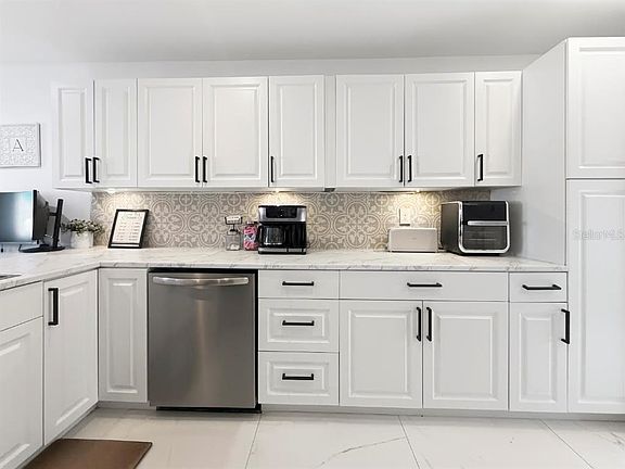 4th image of 417 GEORGETOWN DRIVE #417