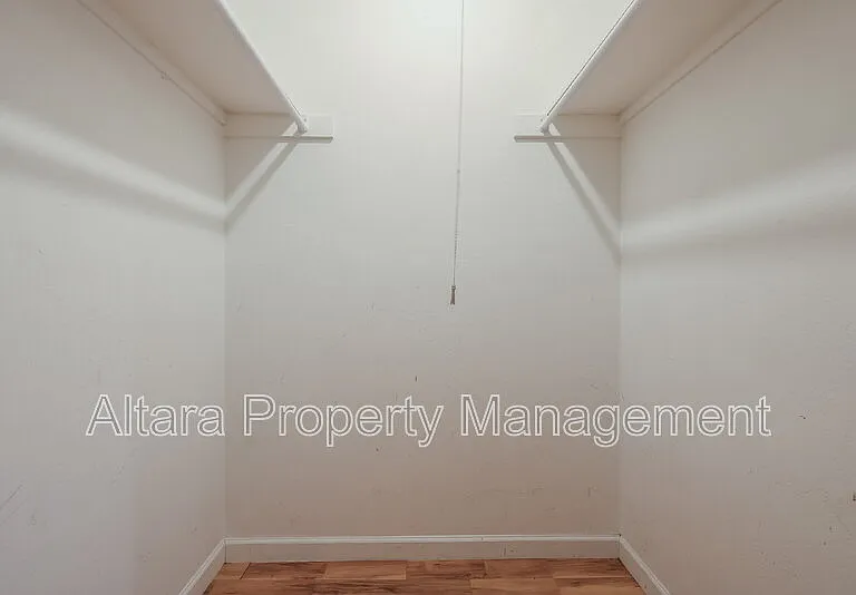 2880 S Locust St #N100 — Photo 5