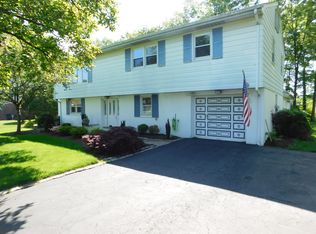 132 Big Piece Rd, Fairfield, NJ 07004