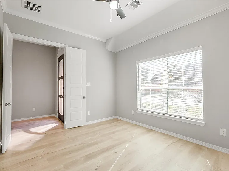 18314 Southwood Creek Dr — Photo 6