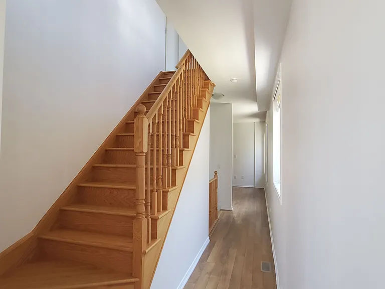 593 Remembrance Rd #UPPER — Photo 4