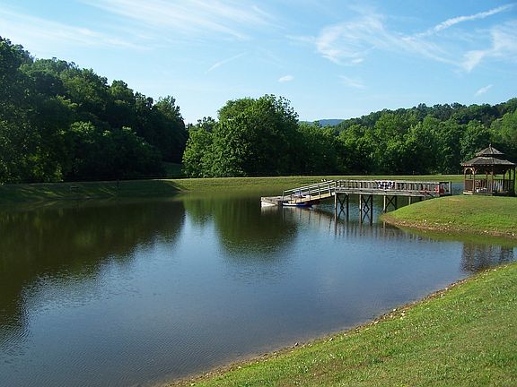 4th image of 975 Cabin Ln