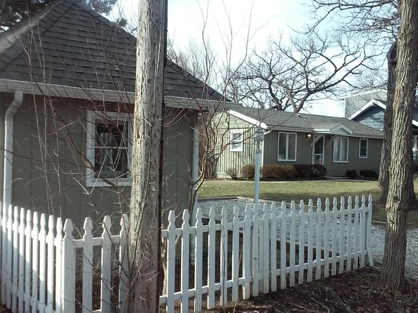5009 E Lake Shore Dr, Wonder Lake, IL 60097