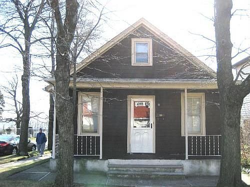 2nd image of 200 Van Buren St