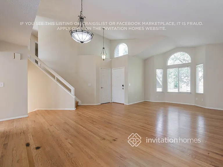 1572 Beacon Hill Dr — Photo 9