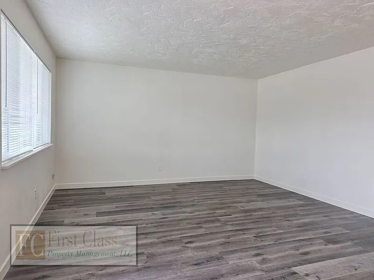 12345 SW Hall Blvd #5 — Photo 8