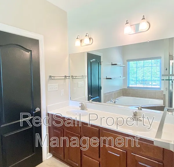 2225 Tuliptree Cir — Photo 20