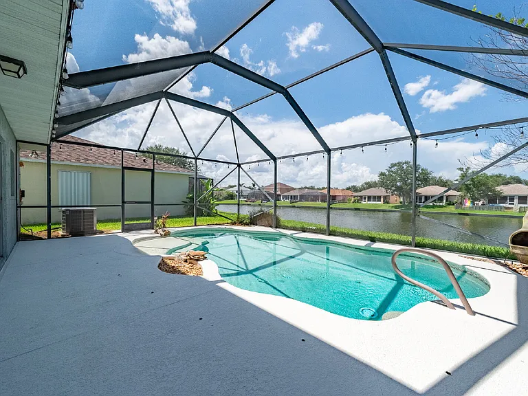 2081 Brookshire Cir — Photo 39