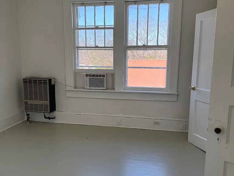 50 Annandale Ave #3 — Photo 2