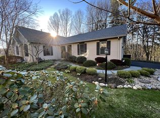 101 Radnor Ln, Rochester, NY 14617