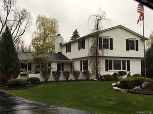 38657 Rhonswood Ct, Northville, MI 48167