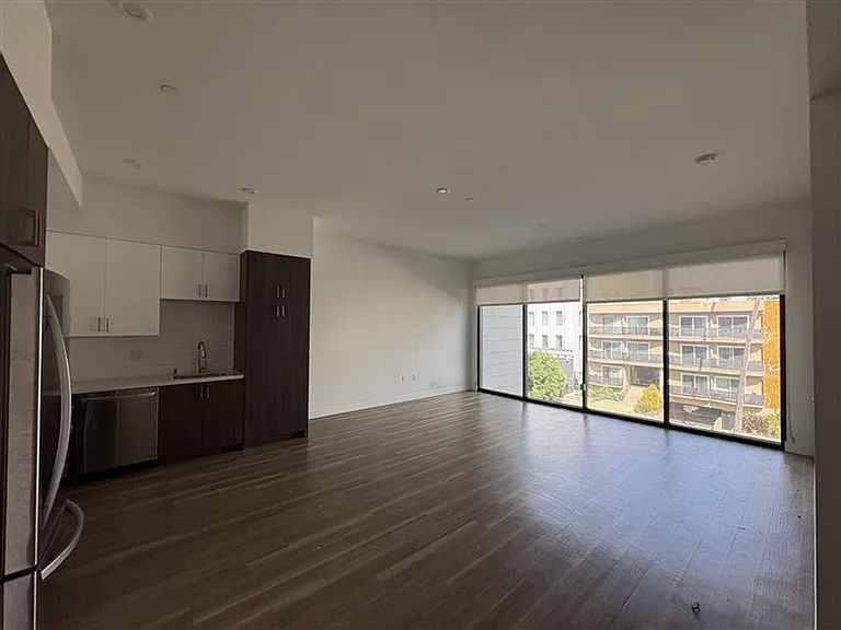 Maya Apartments at 535 Kingsley Dr in Los Angeles — Photo 85