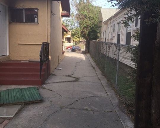 4th image of 623 N Ardmore Ave