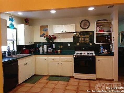 5th image of 206 Harcourt Ave