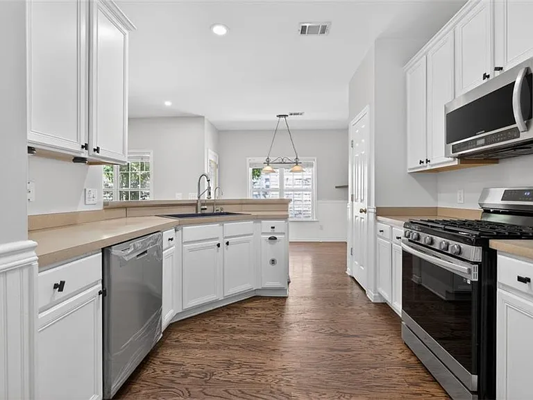 28 Stonehenge Ct — Photo 19