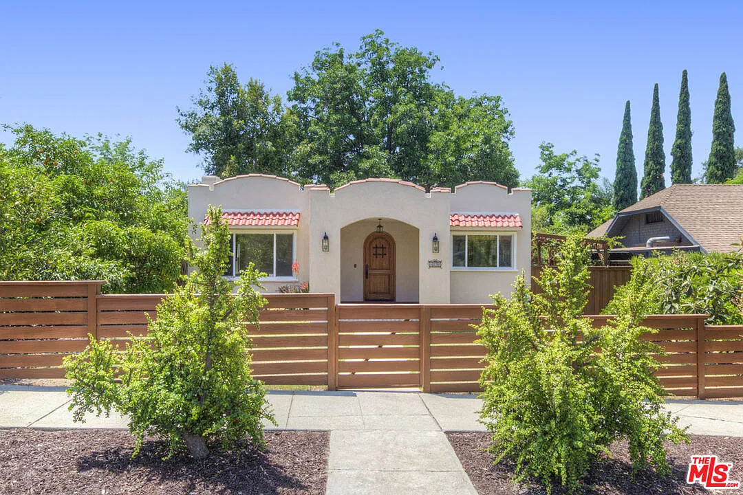 3 bed, 2.0 bath, 1246 sqft, $6,800 — Photo 1