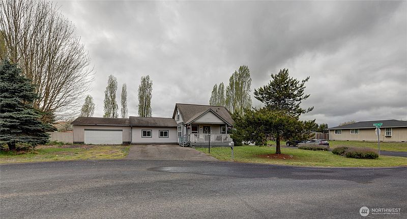 2nd image of 18005 Iris Place SW
