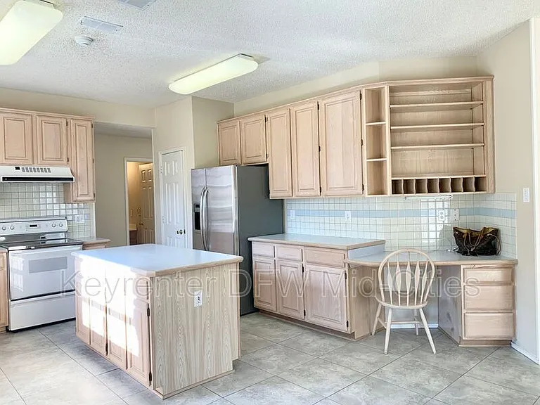 2320 Kittyhawk Dr — Photo 10