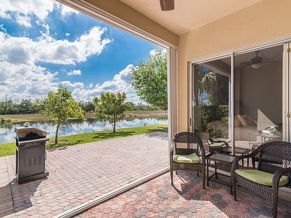 1261 NW 167 Avenue, Pembroke Pines, FL