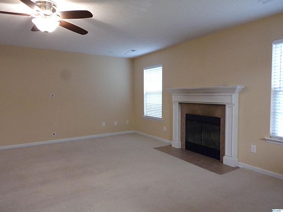 3rd image of 4817 Creston Ct SE