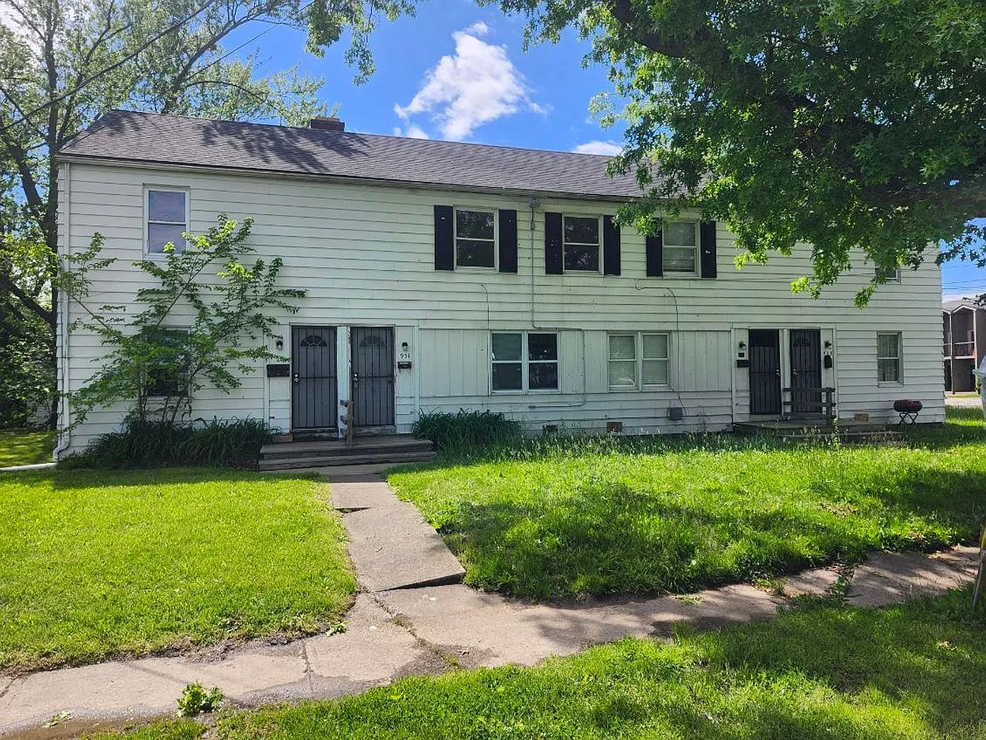 Charming 3-Bedroom Property in Prime Location — Photo 4