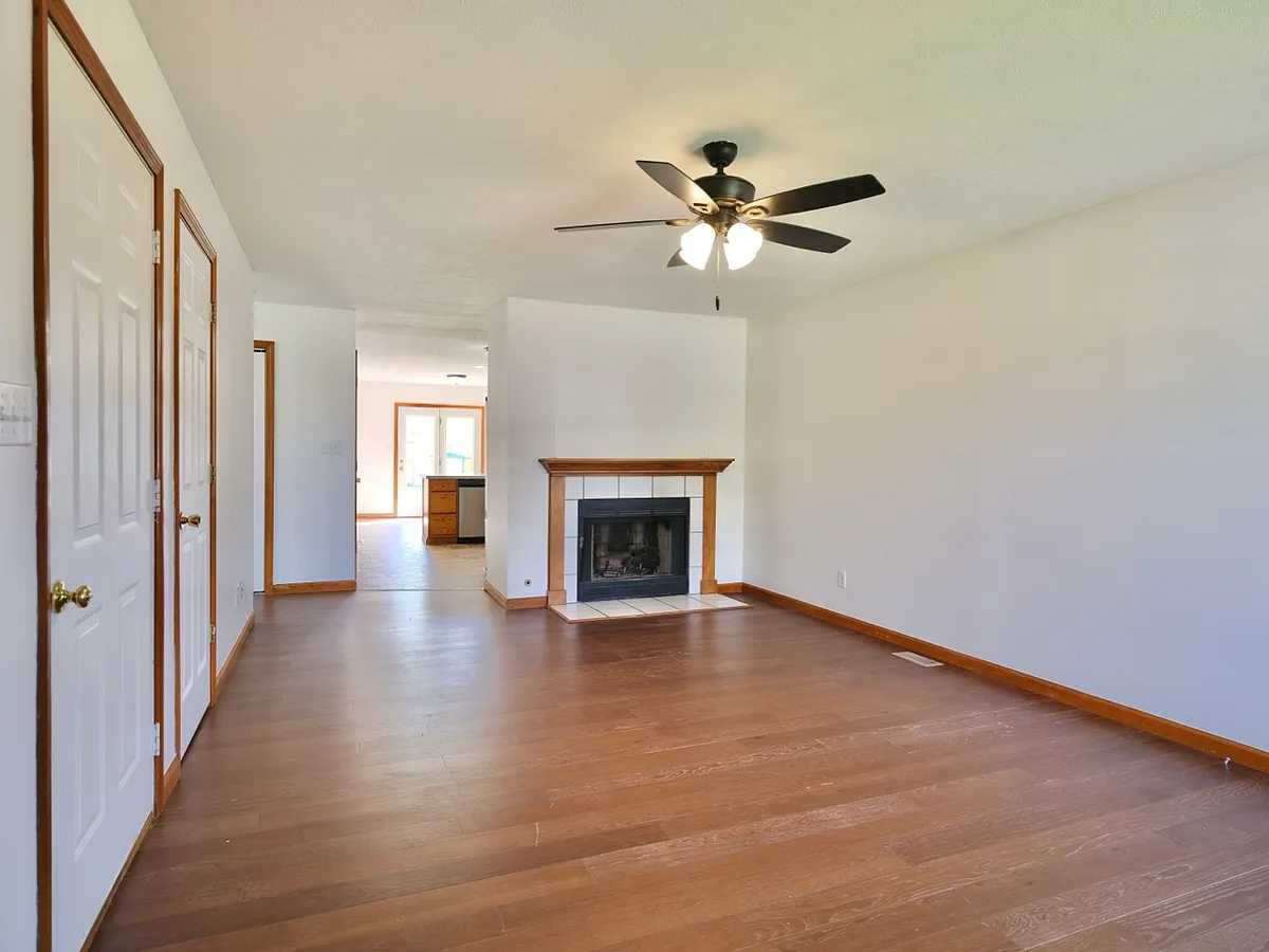 Building Photo - 608 Oakbrook Ave