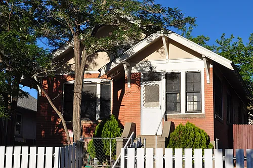 118 Maple St NE Photo 1
